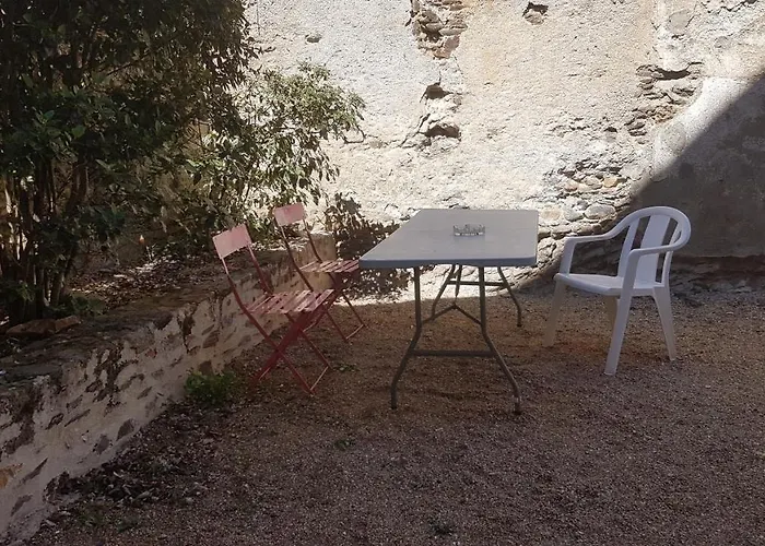 Simple Entier Avec Cour Pour 2 A 7 Personnes Apartamento *